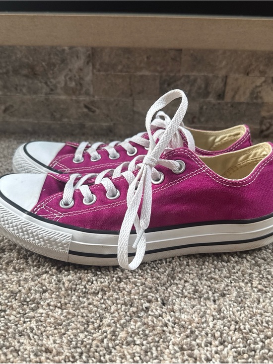 Converse Shoes - Converse Women’s 7 Magenta Low-Top Canvas Sneakers EUC Minimally Worn!